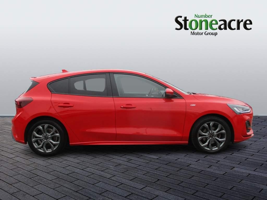 Ford Focus Image 2