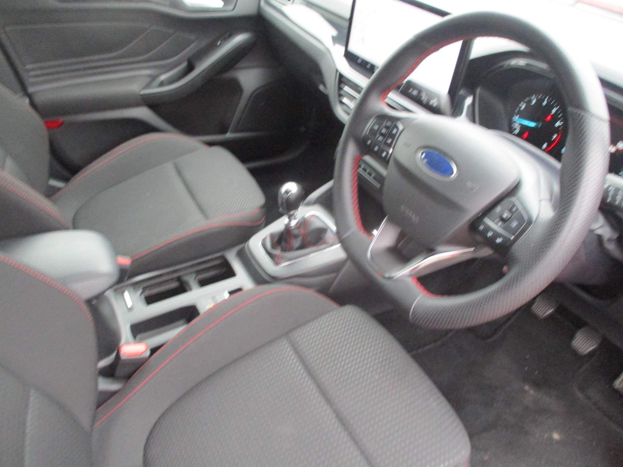 Ford Focus Image 10