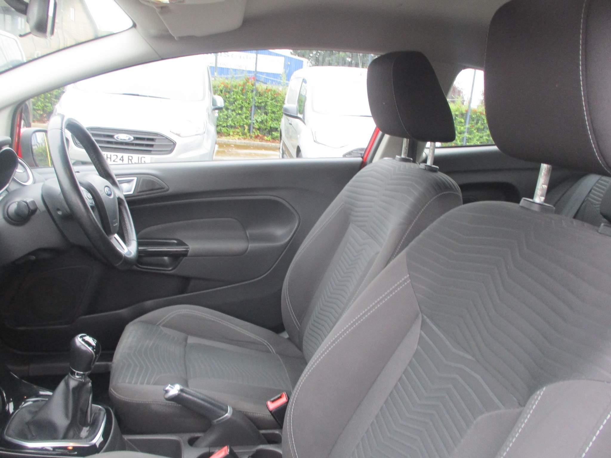 Ford Fiesta Image 17