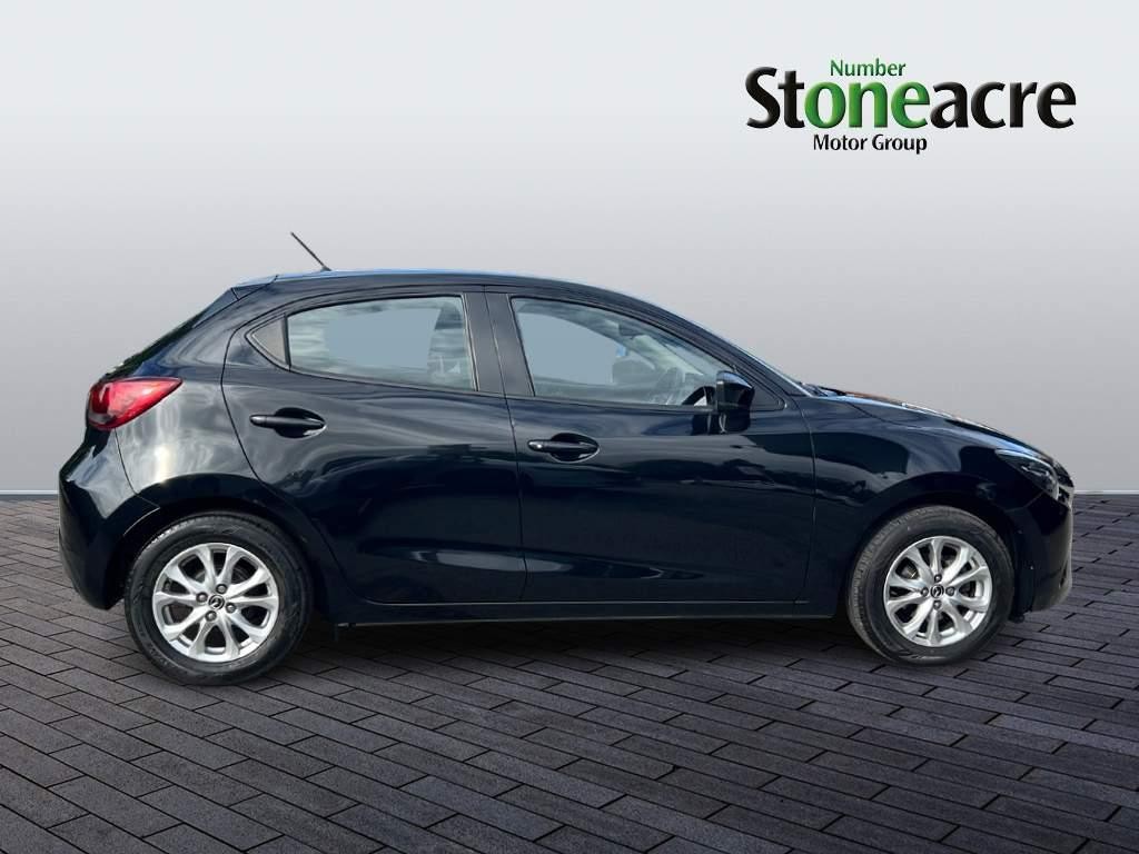 Mazda Mazda2 Image 2