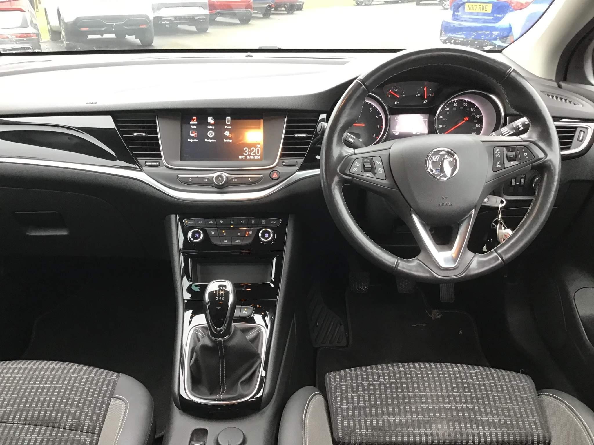 Vauxhall Astra Image 12