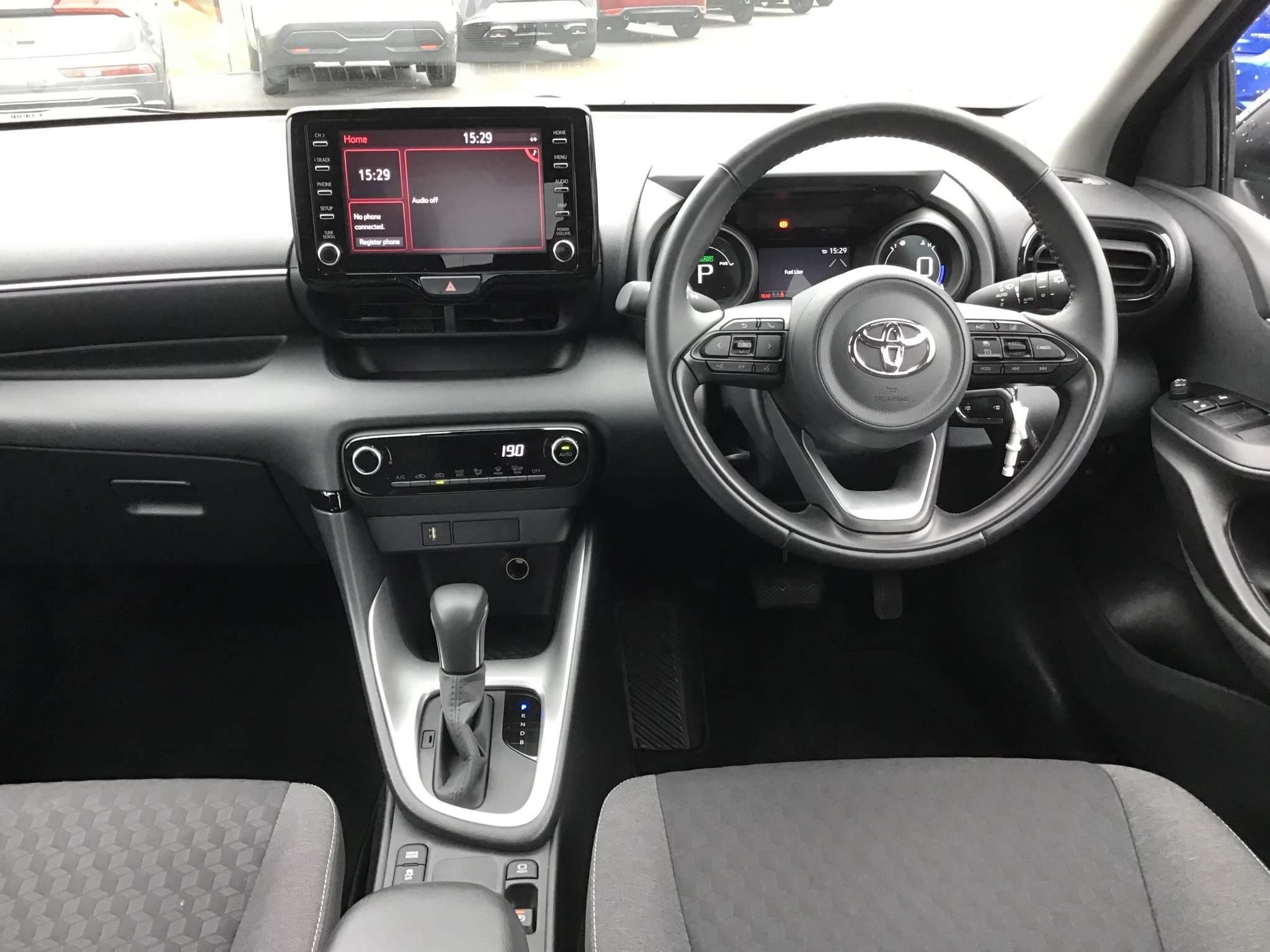 Toyota Yaris Image 12