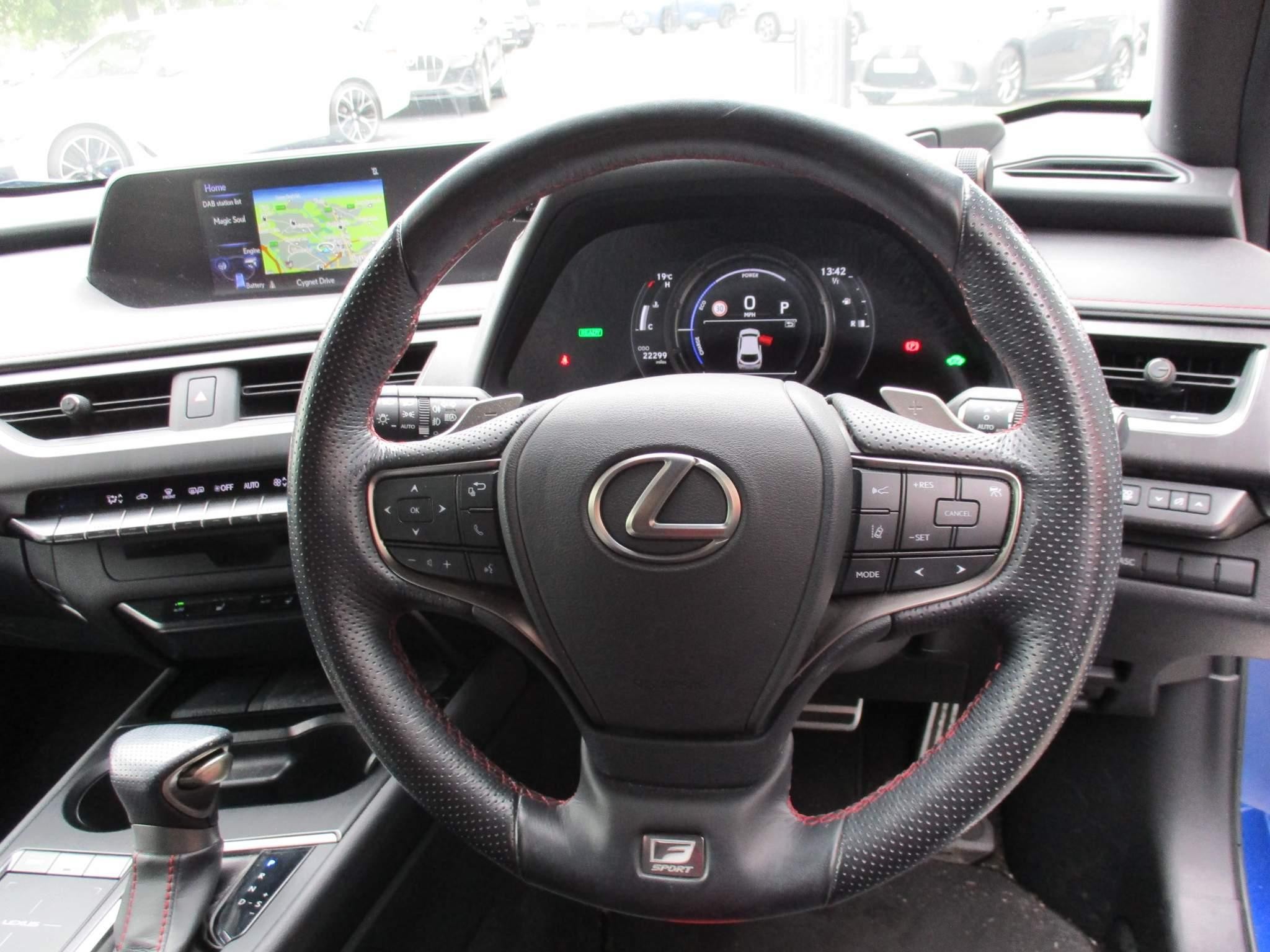 Lexus UX Image 14