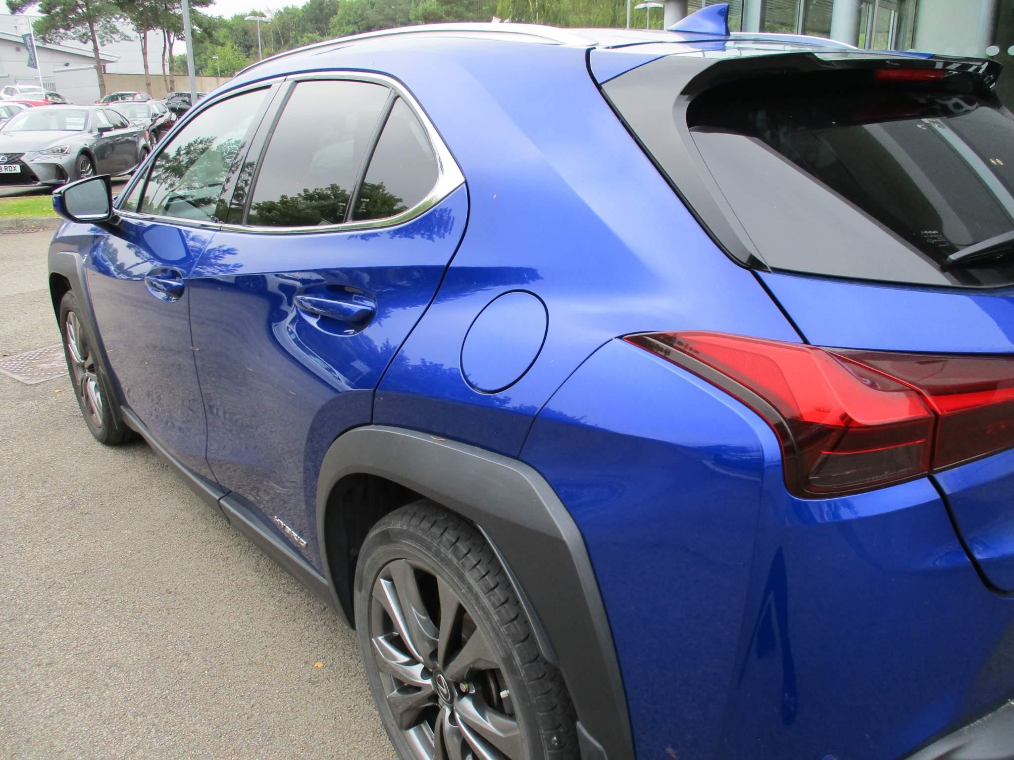 Lexus UX Image 42