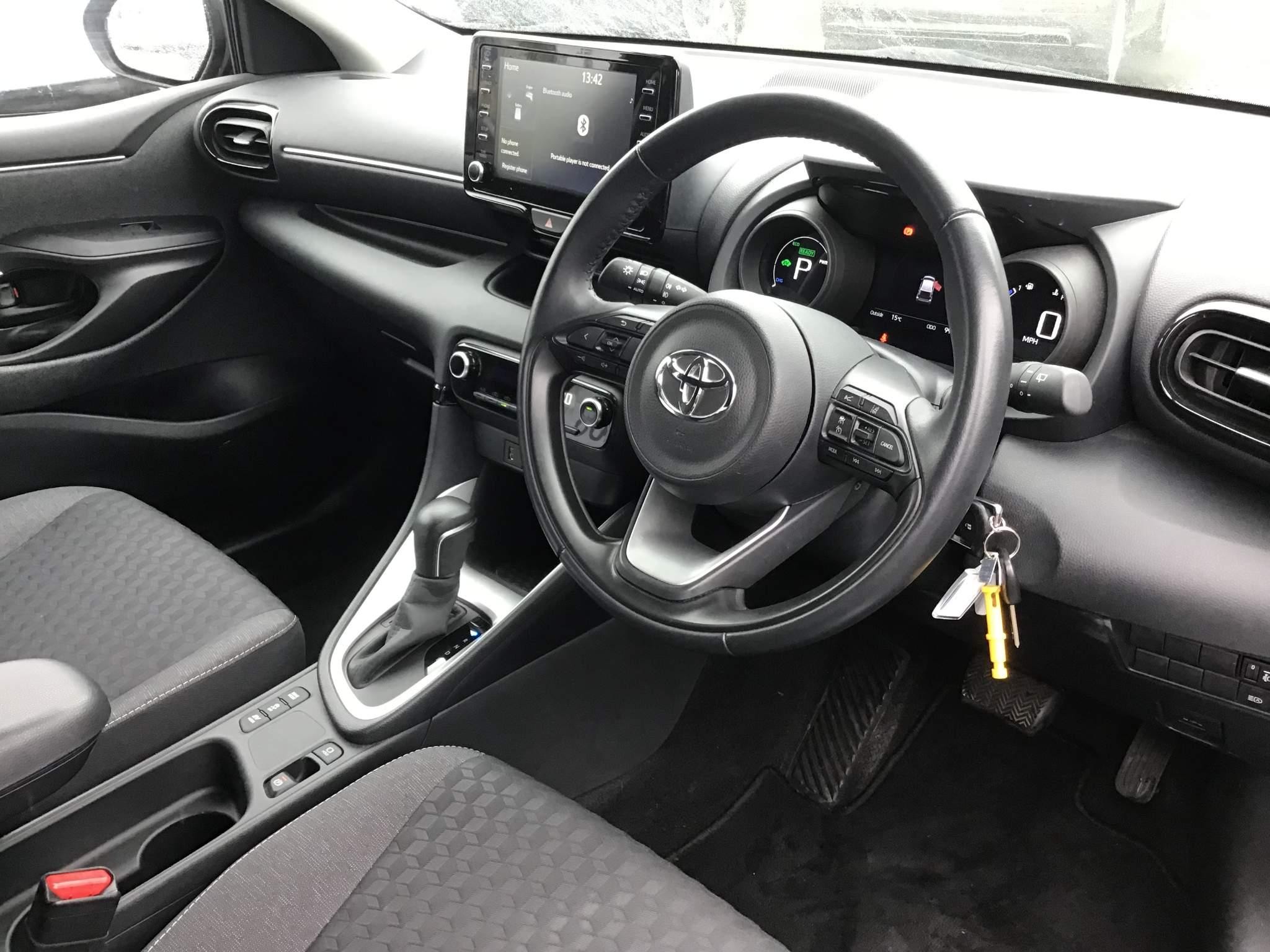 Toyota Yaris Image 13