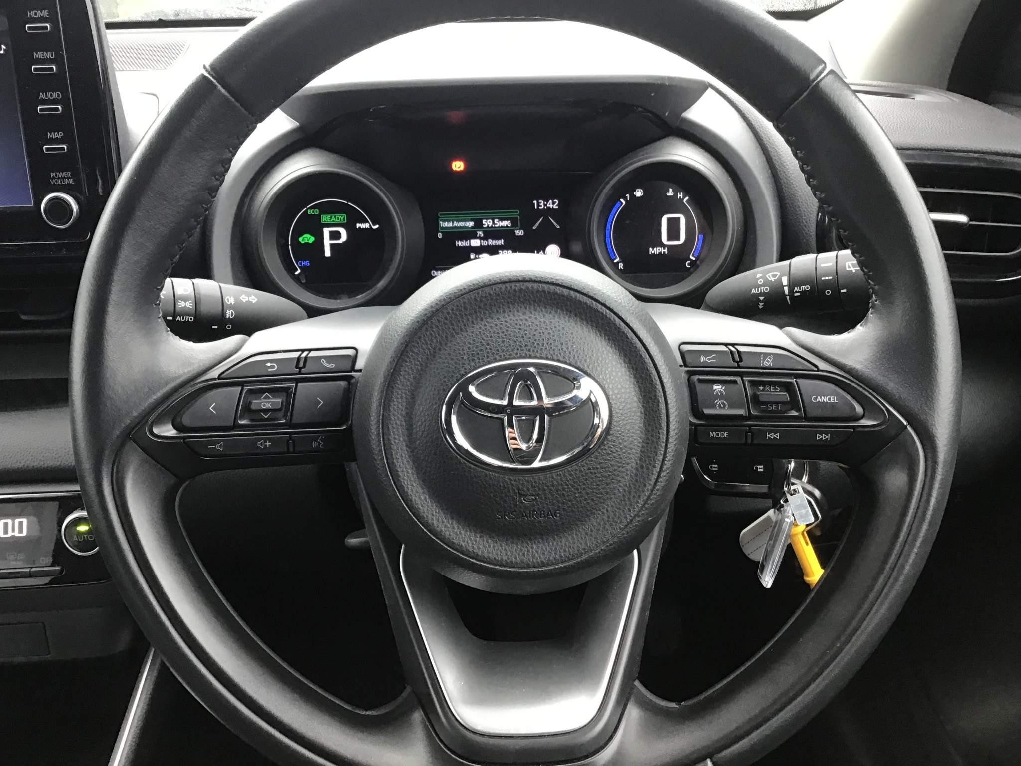 Toyota Yaris Image 16