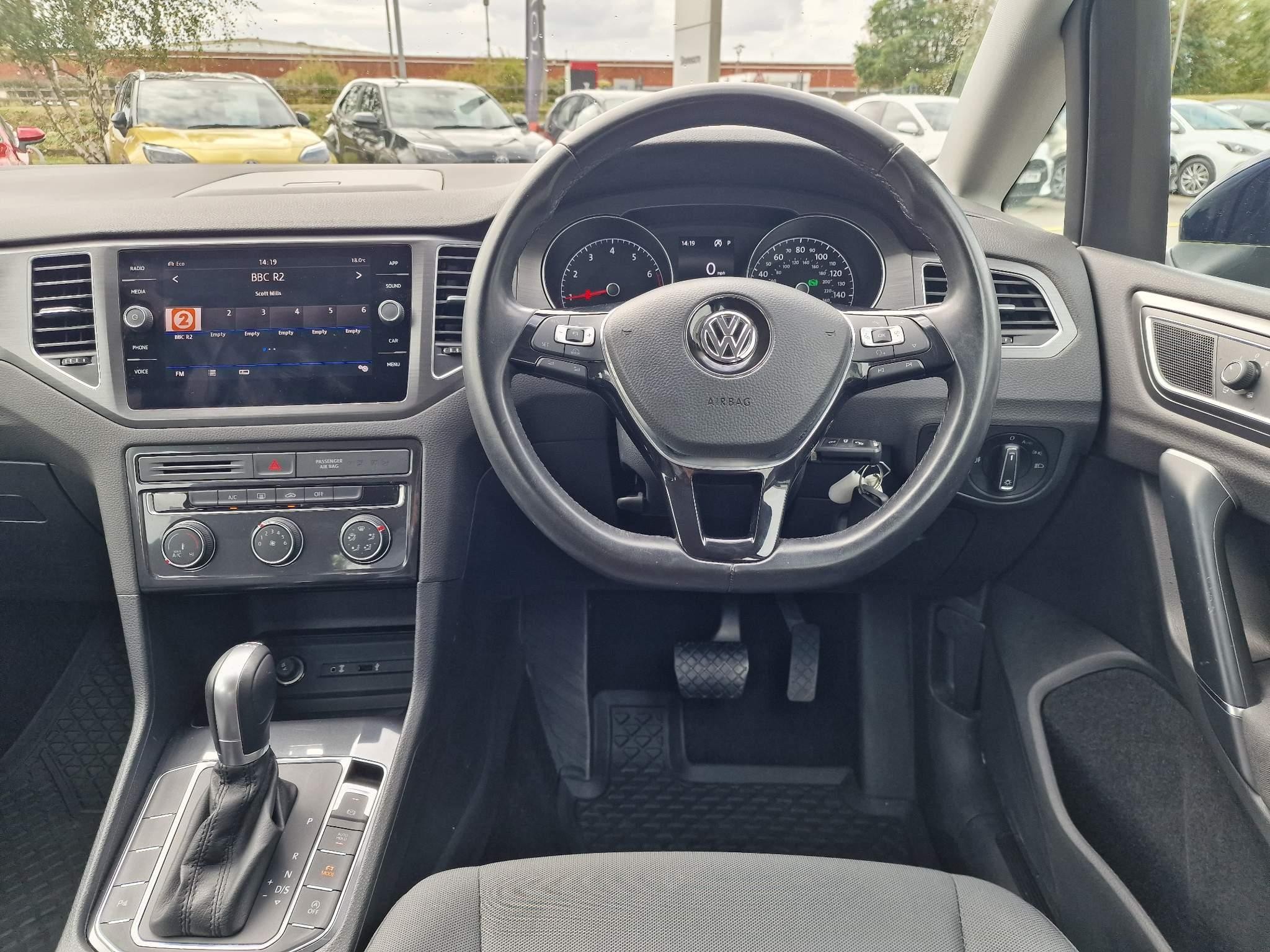 Volkswagen Golf SV Image 6