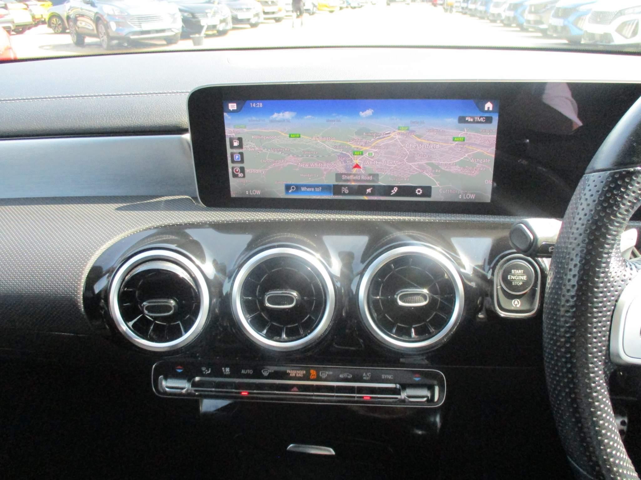 Mercedes-Benz CLA Image 12