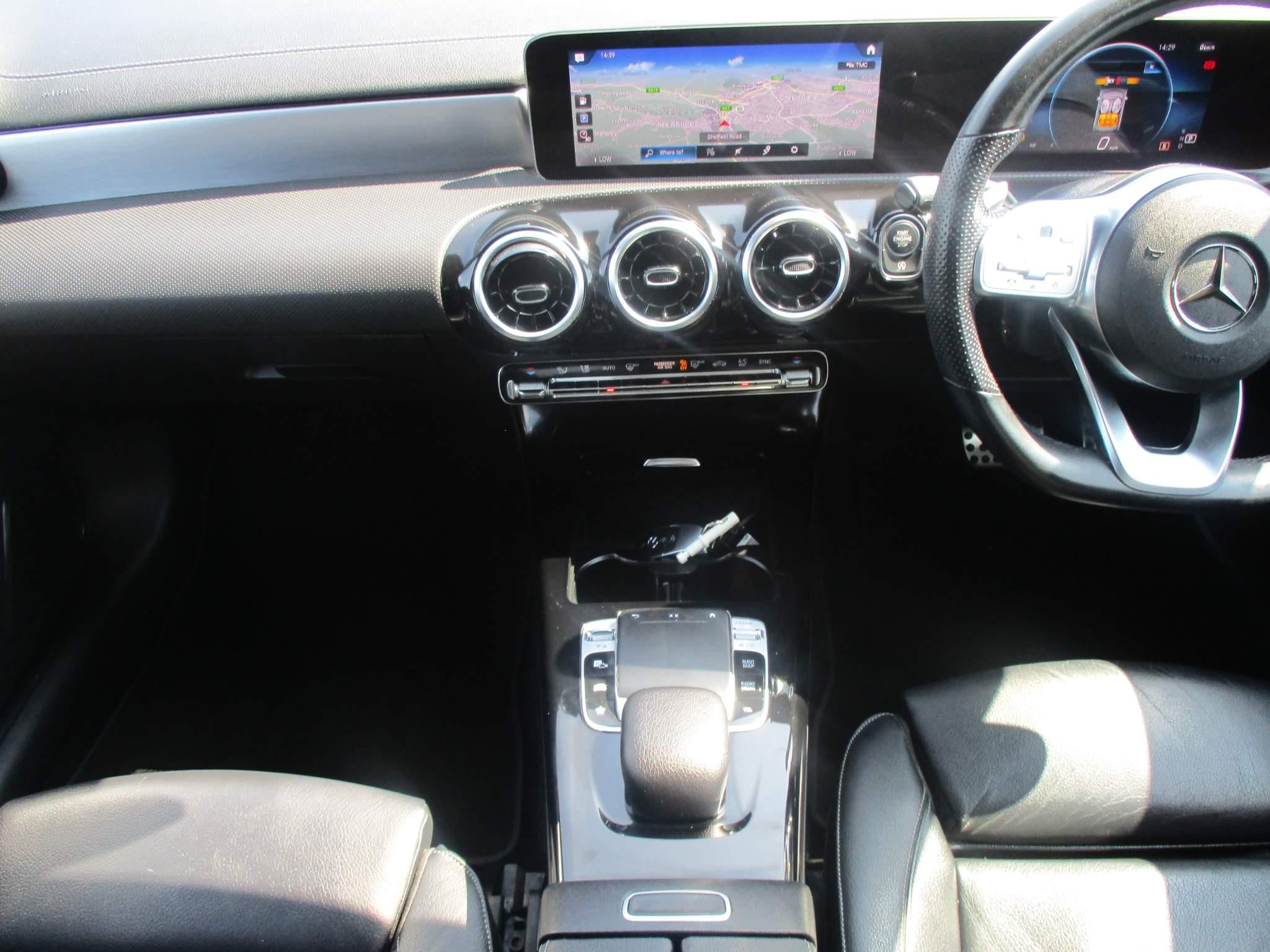 Mercedes-Benz CLA Image 14