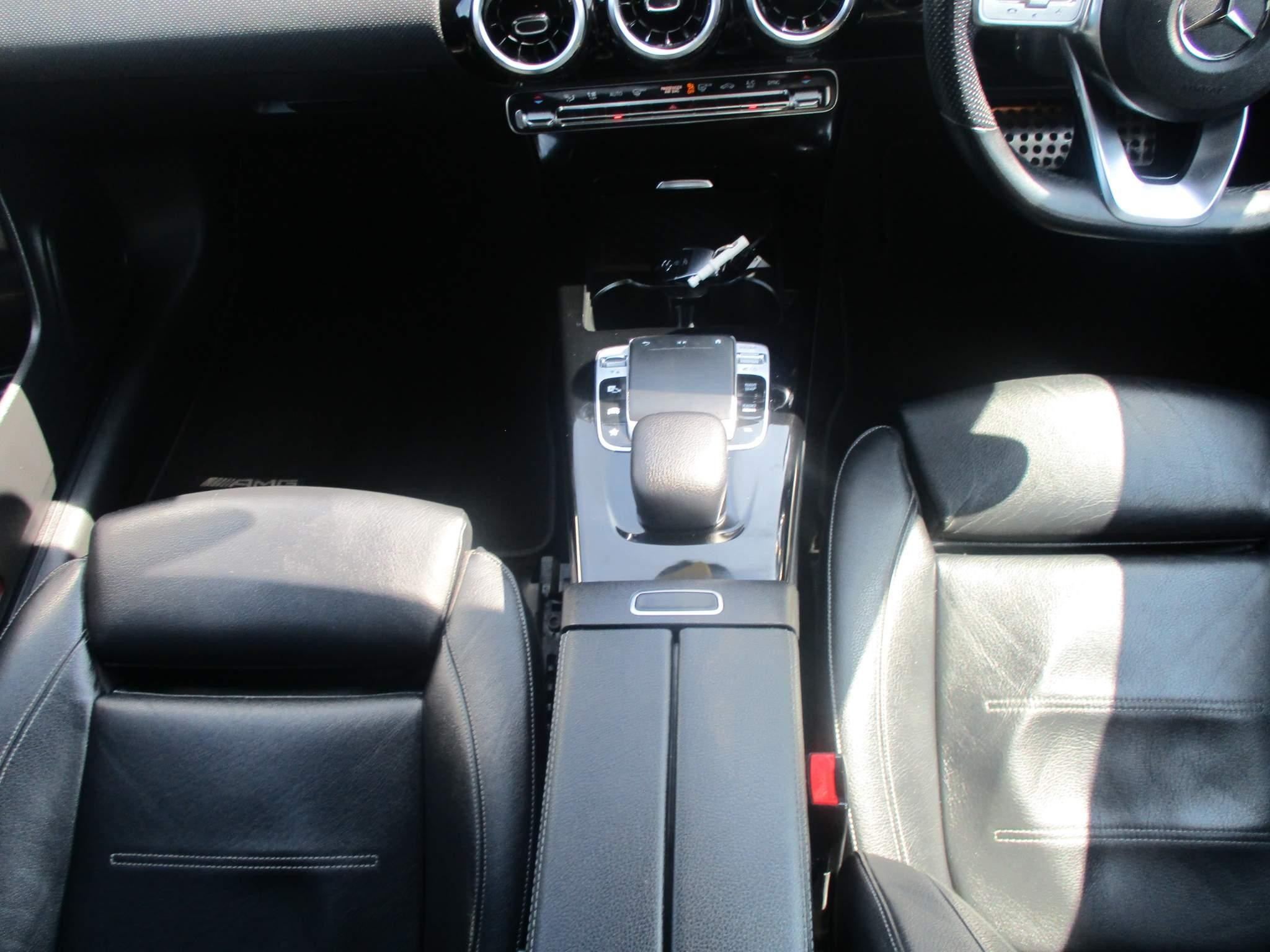 Mercedes-Benz CLA Image 17