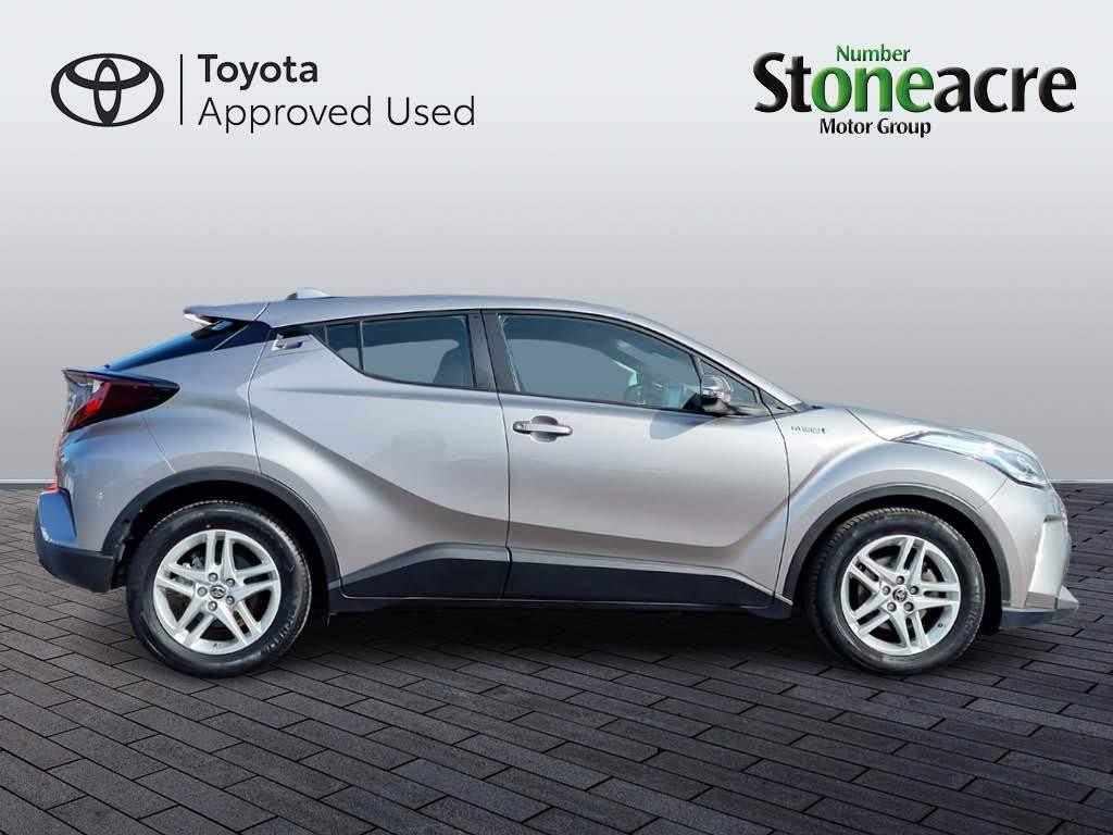 Toyota C-HR Image 18