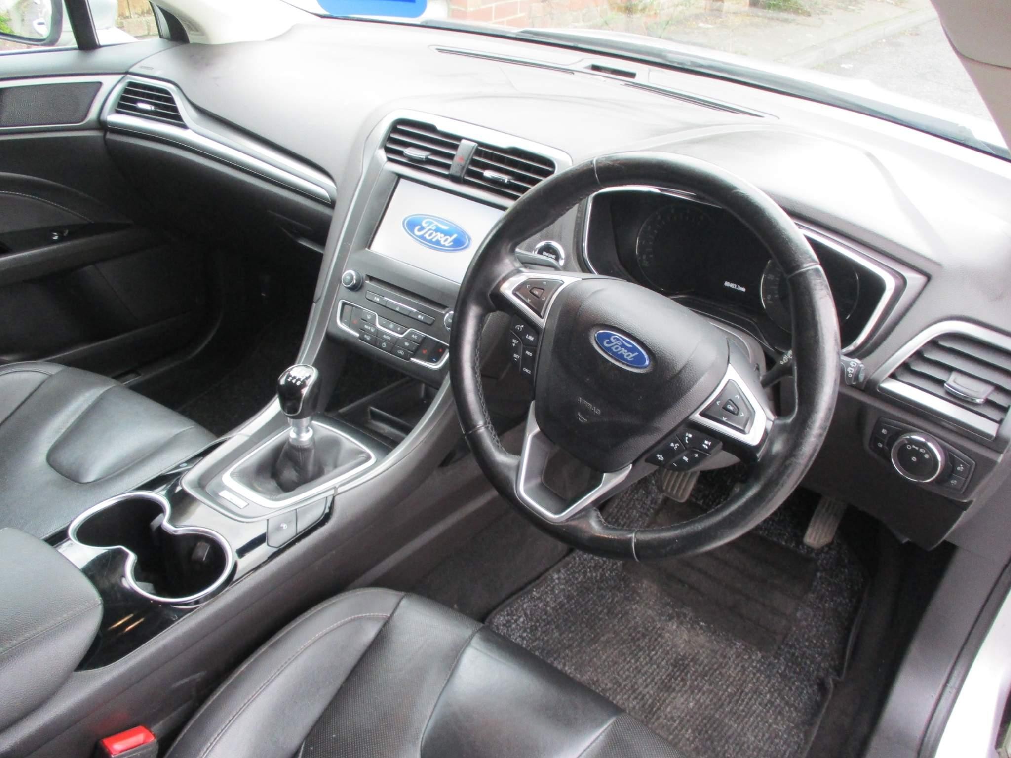 Ford Mondeo Image 13