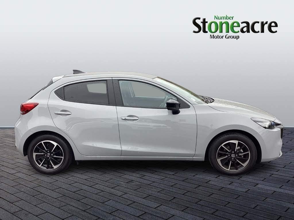 Mazda Mazda2 Image 2