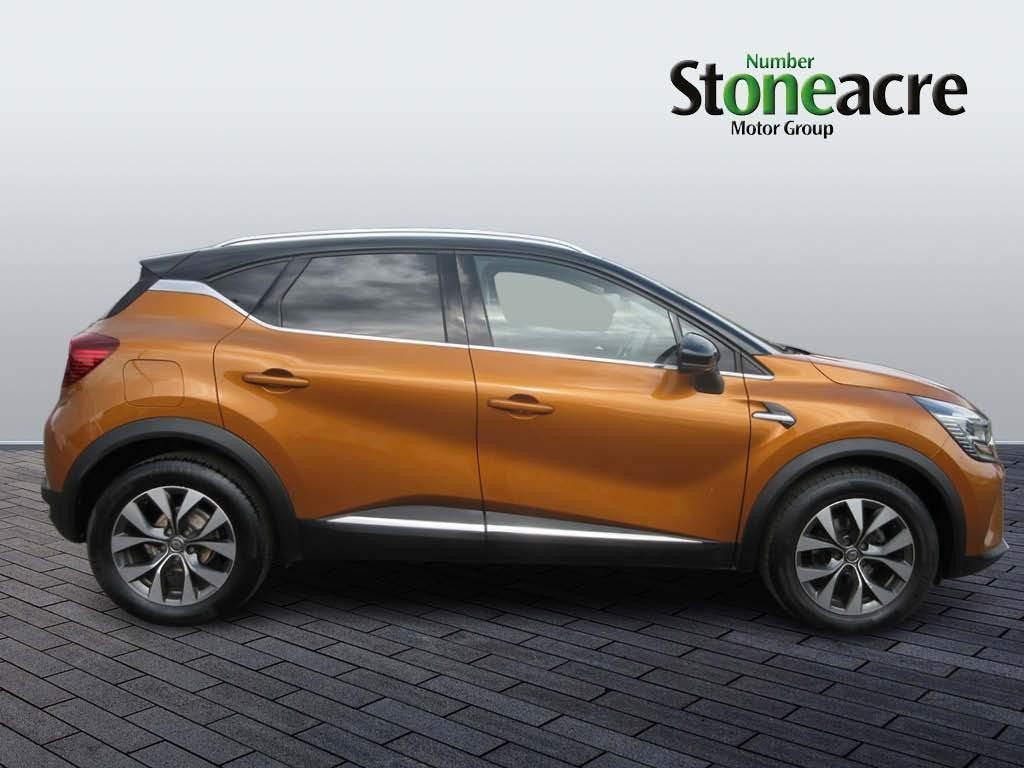 Renault Captur Image 2