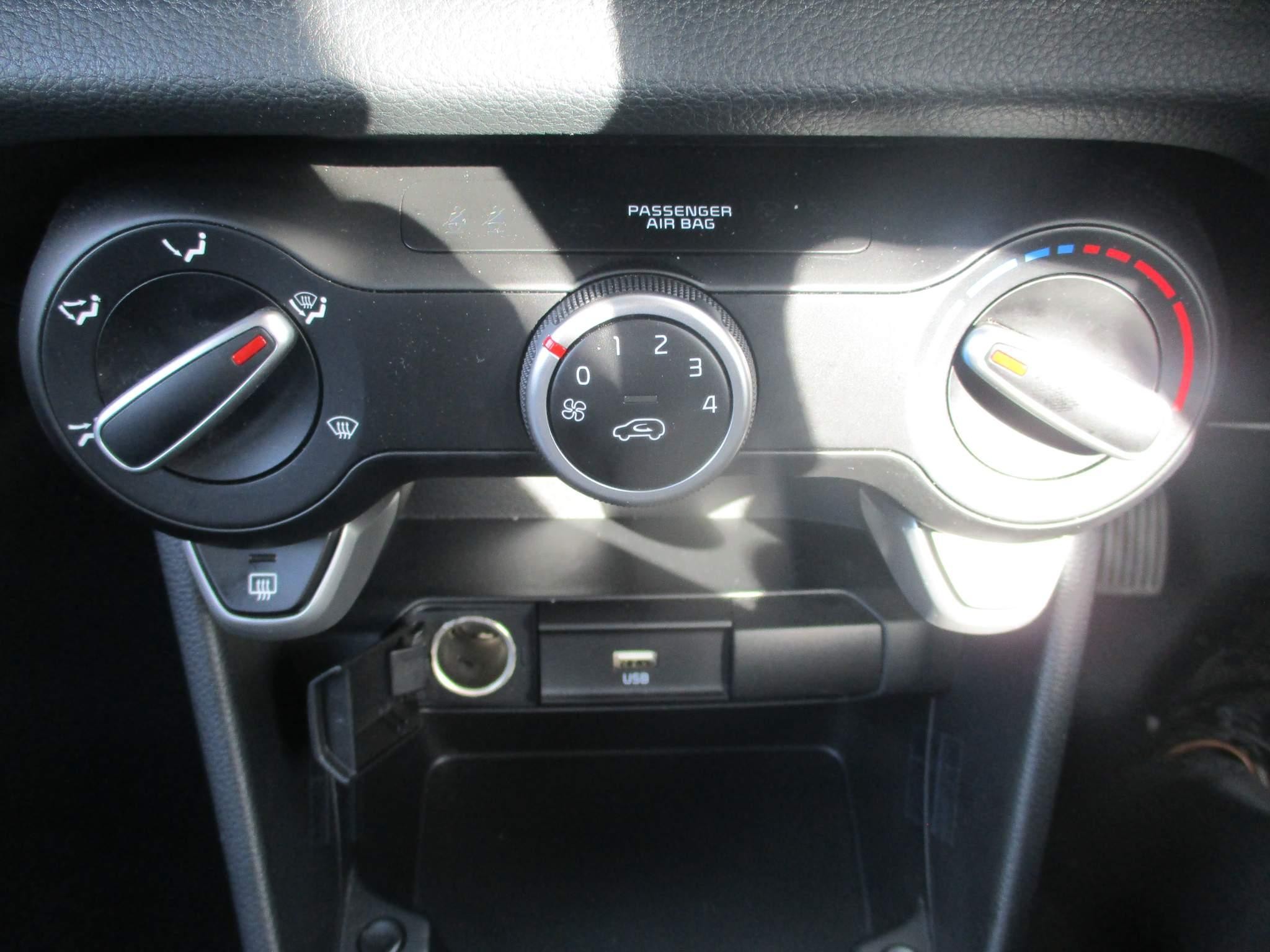 Kia Picanto Image 12