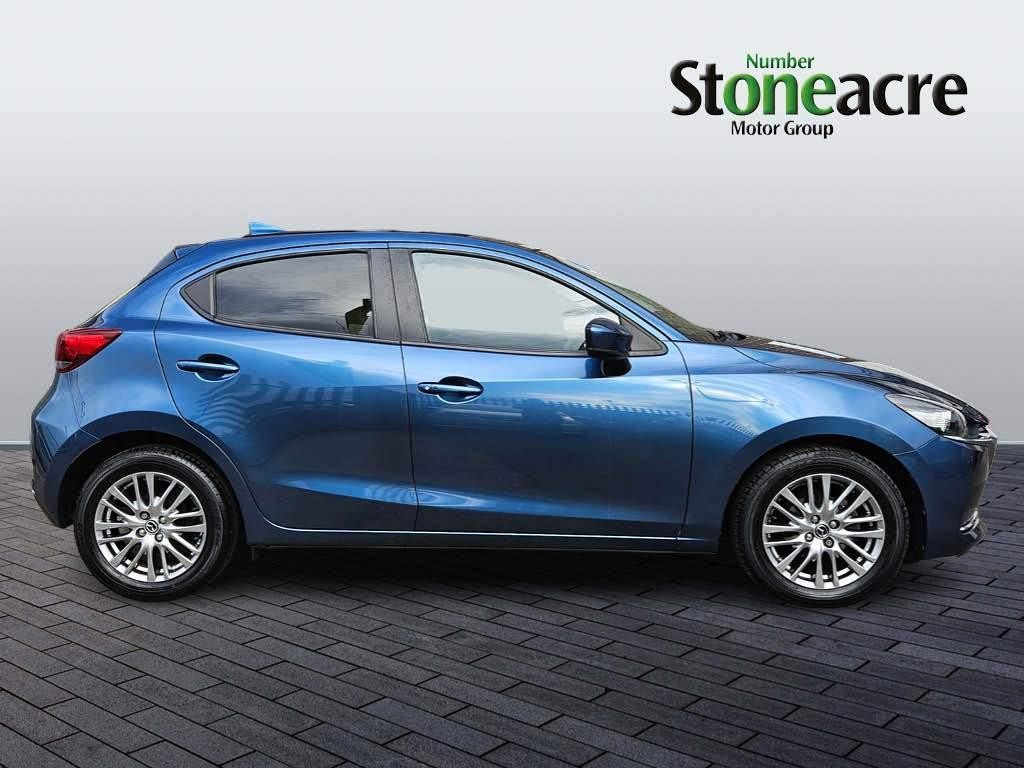 Mazda Mazda2 Image 2