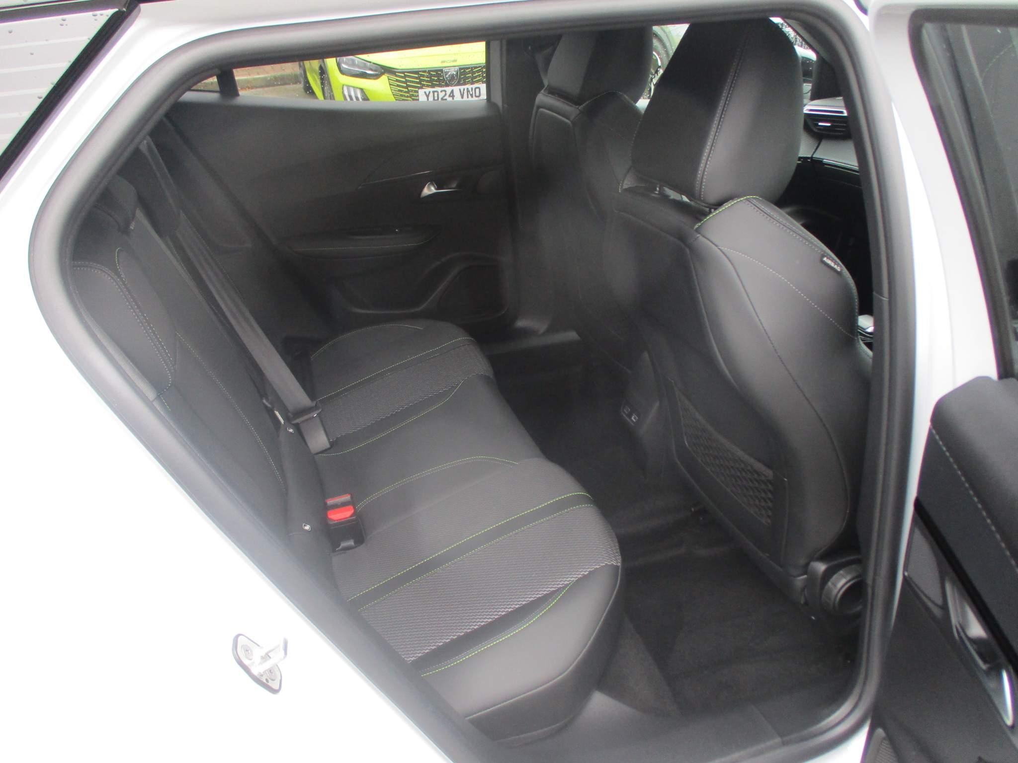 Peugeot 2008 Image 16