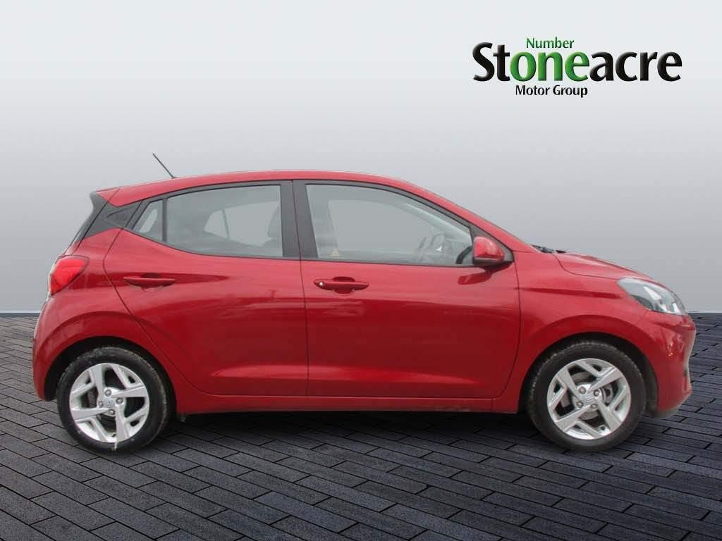 Hyundai i10 Image 2