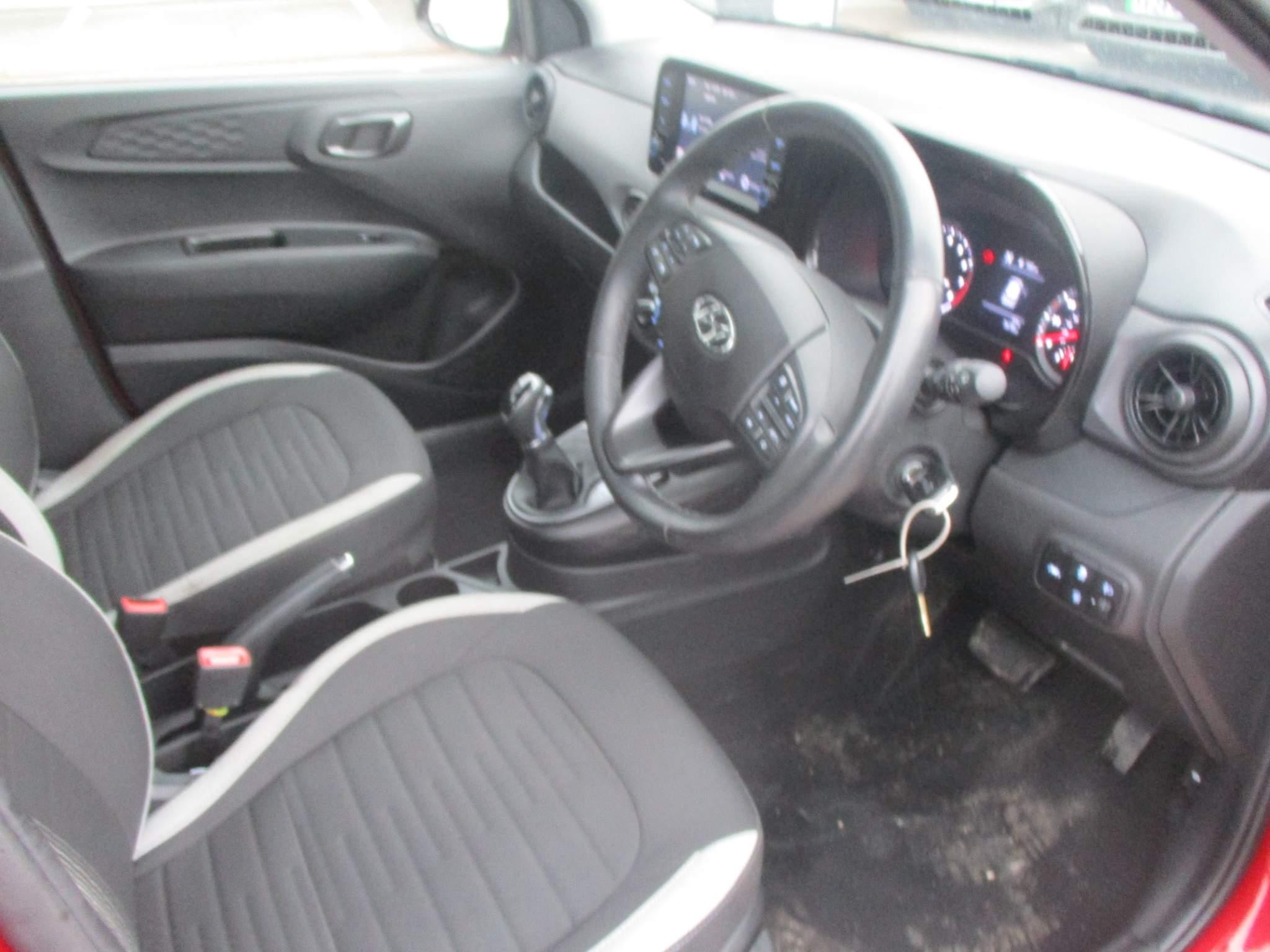 Hyundai i10 Image 11