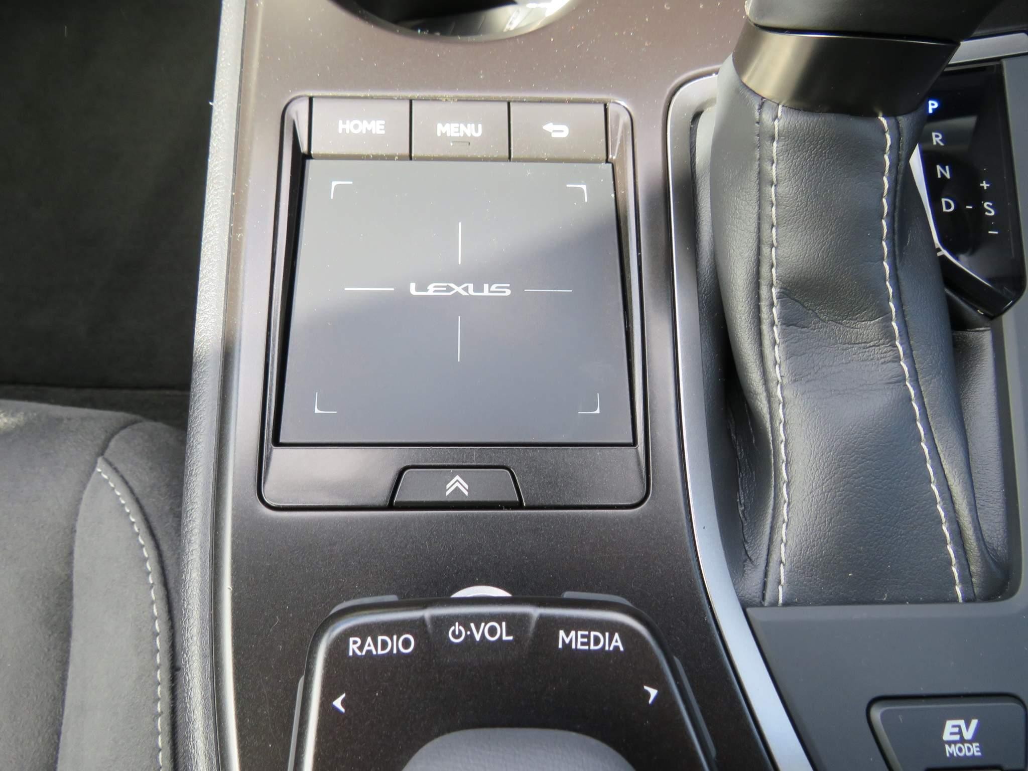 Lexus UX Self-Charging Hybrid Image 30