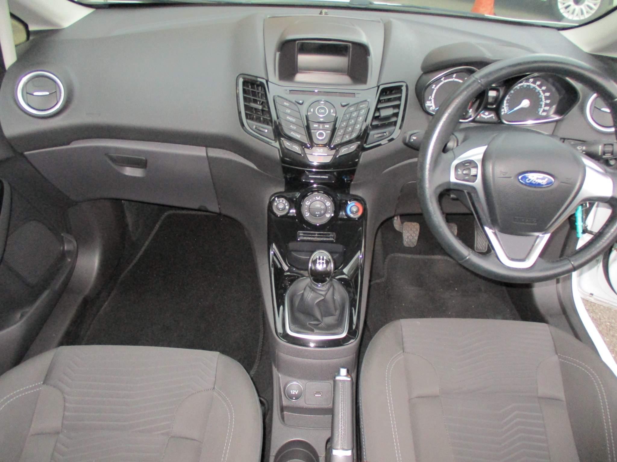 Ford Fiesta Image 12