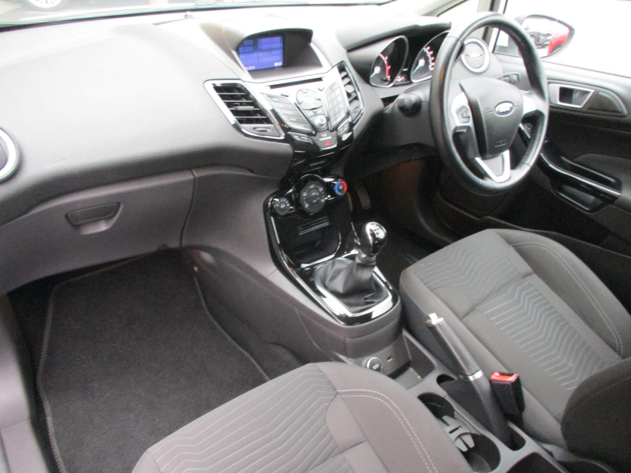 Ford Fiesta Image 13