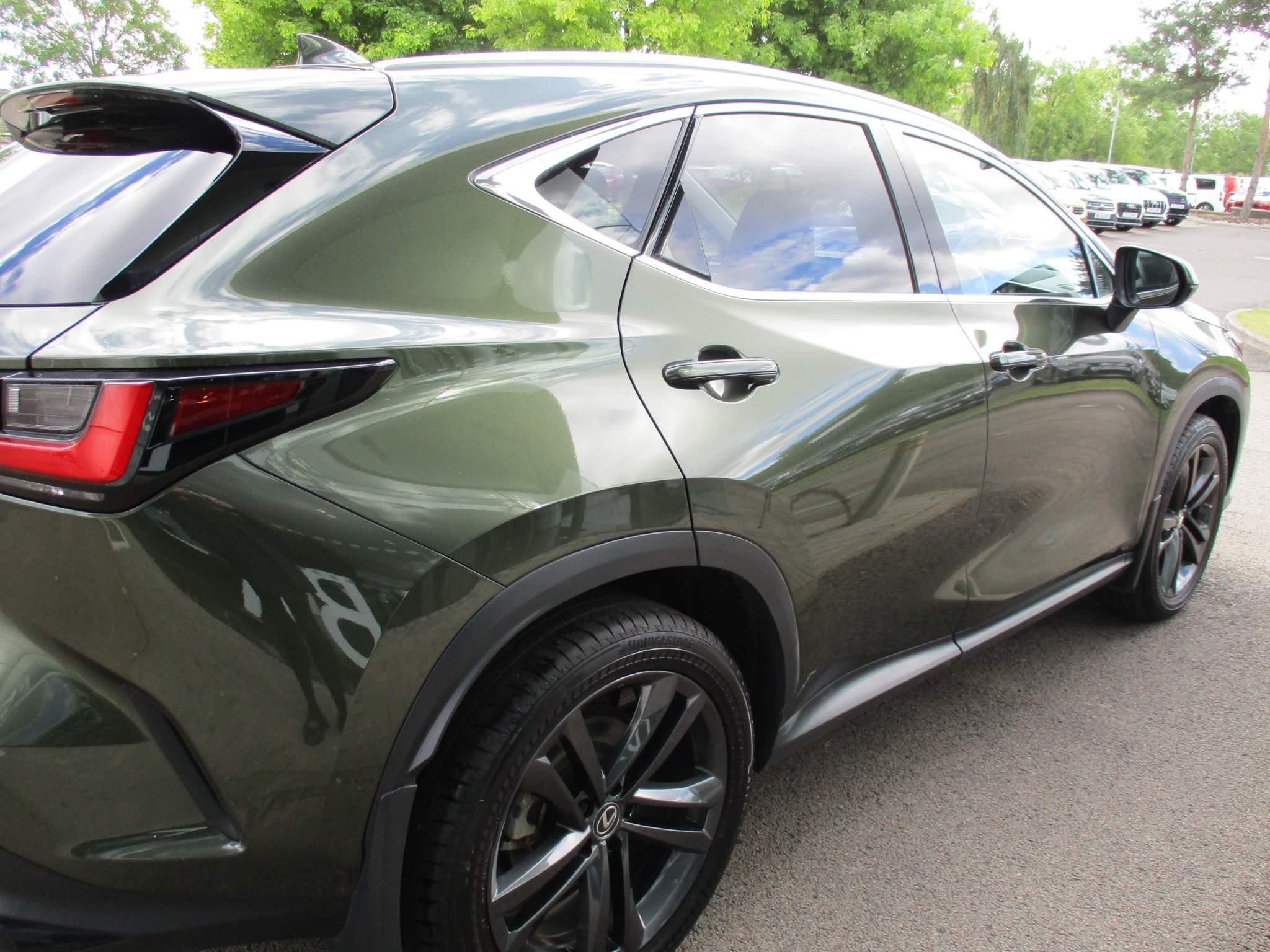 Lexus NX Image 40