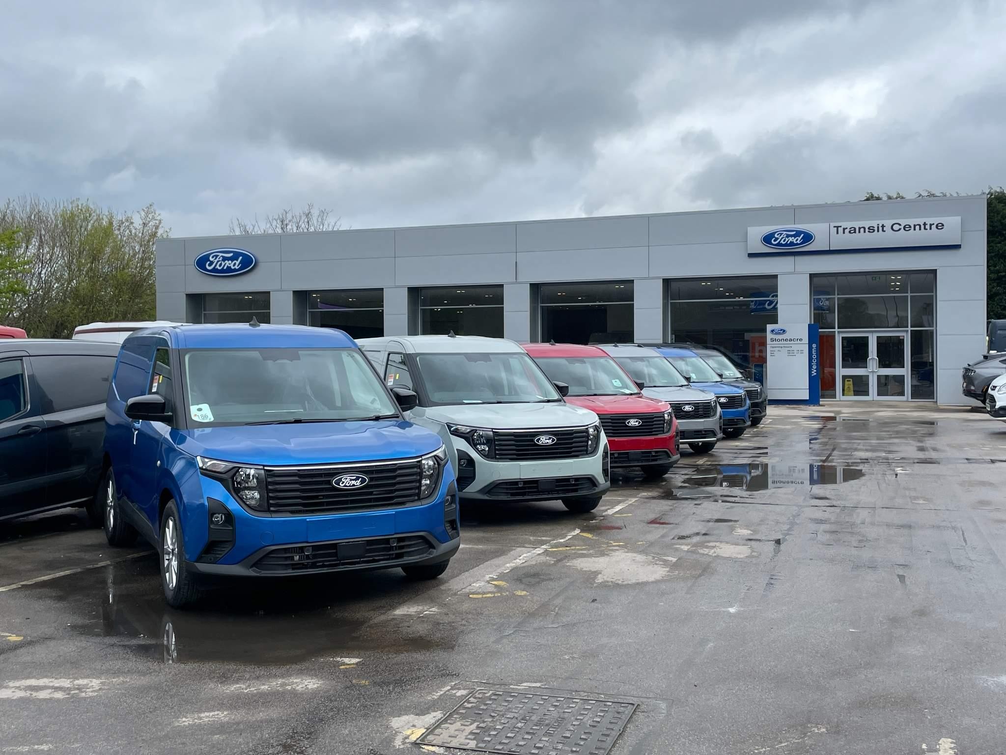 Ford Transit Courier Image 15