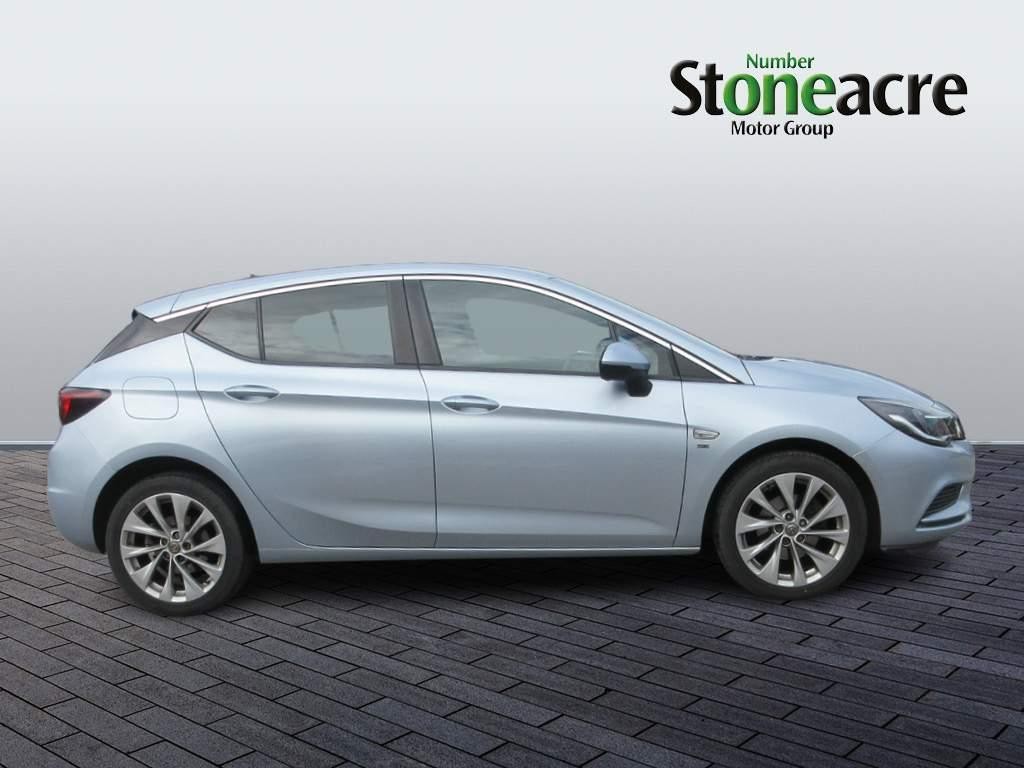 Vauxhall Astra Image 2