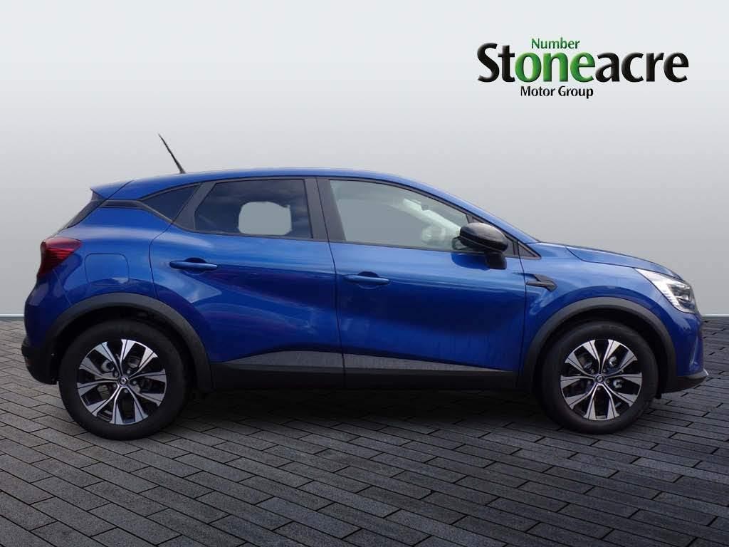 Renault Captur Image 2