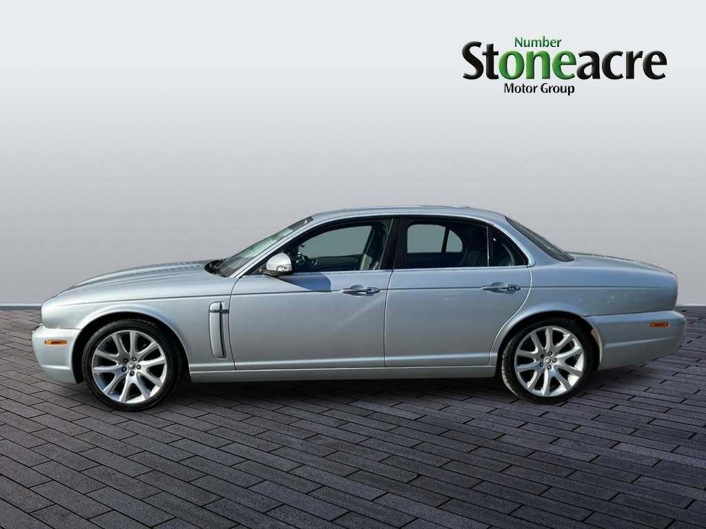 Jaguar XJ Image 6