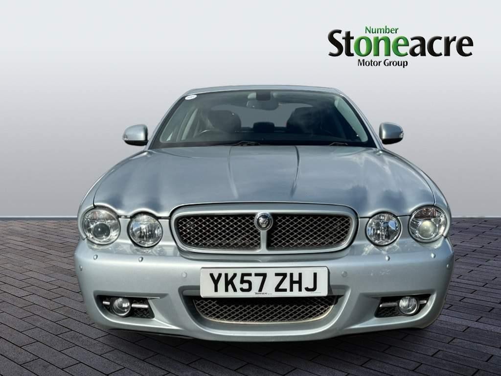 Jaguar XJ Image 8