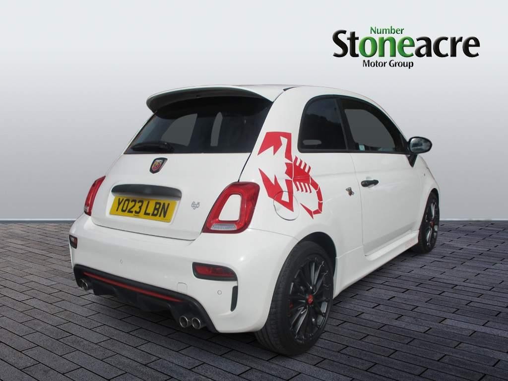 Abarth 695 Image 3