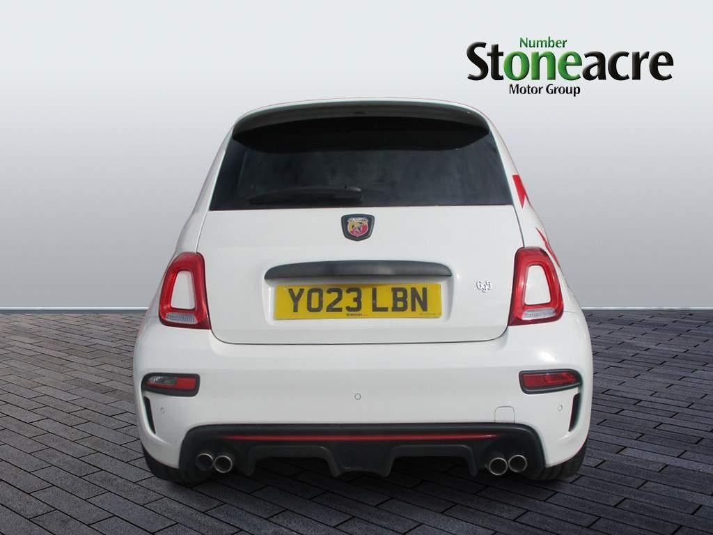 Abarth 695 Image 4