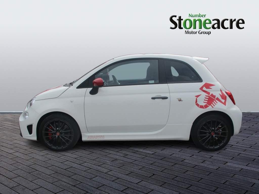 Abarth 695 Image 6