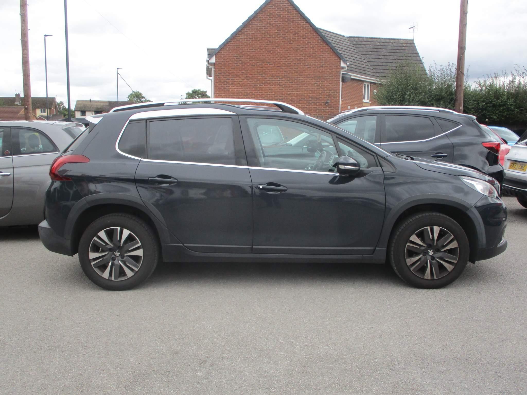 Peugeot 2008 Image 10