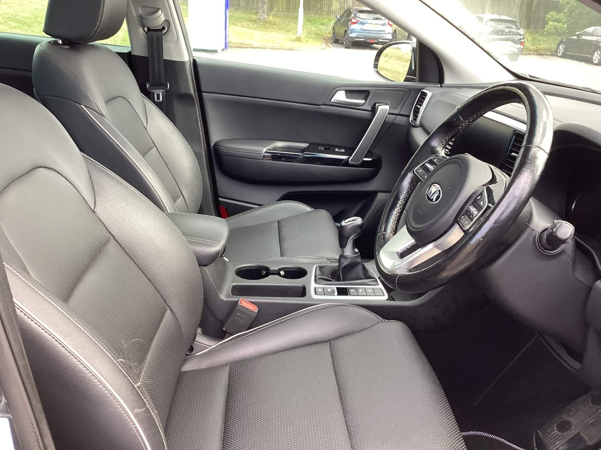 Kia Sportage Image 12