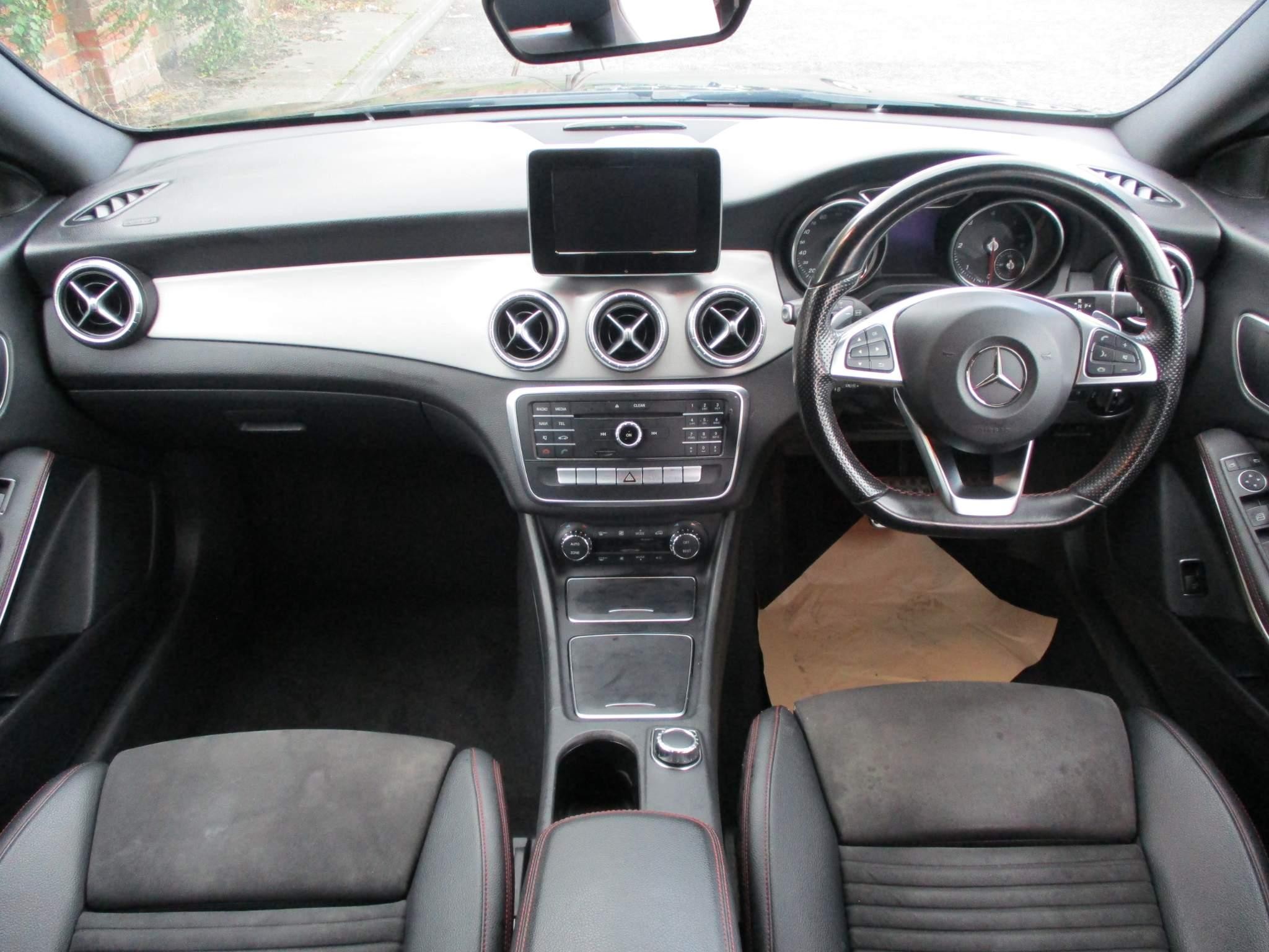 Mercedes-Benz CLA Image 20