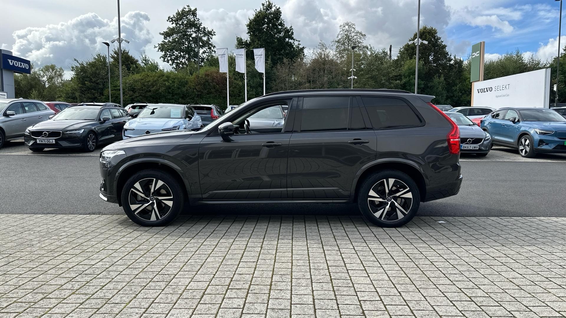 Volvo XC90 Image 8