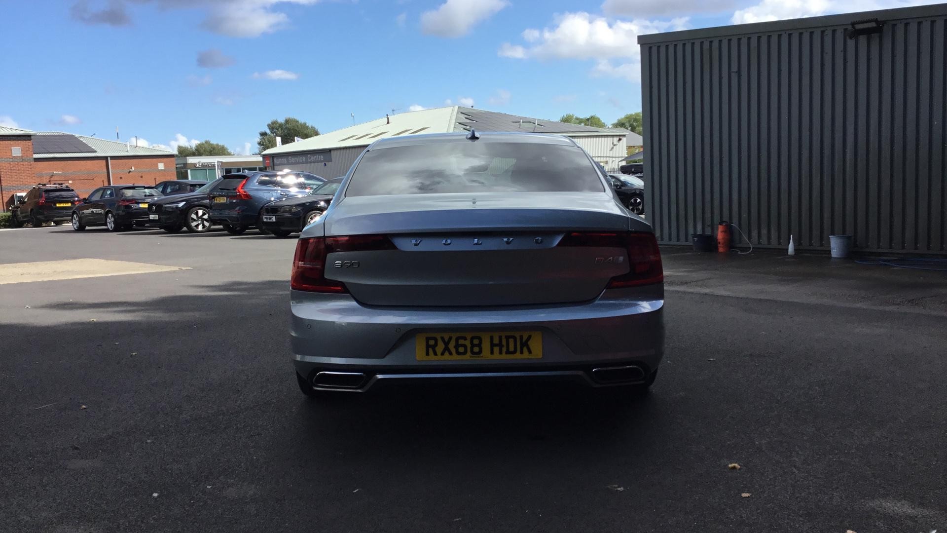 Volvo S90 Image 14