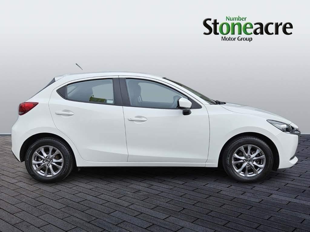 Mazda Mazda2 Image 2