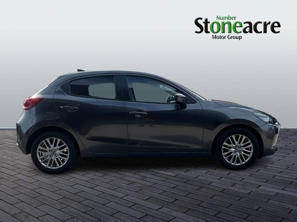 Mazda Mazda2 Image 2