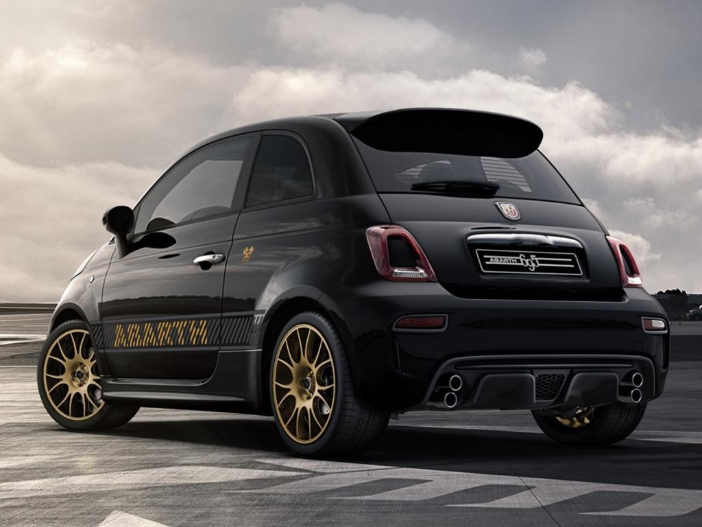 Abarth 695 Image 10