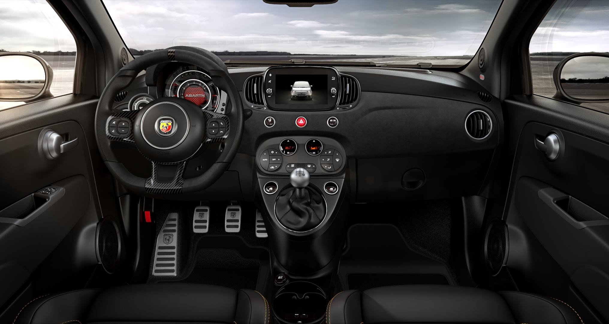 Abarth 695 Image 11