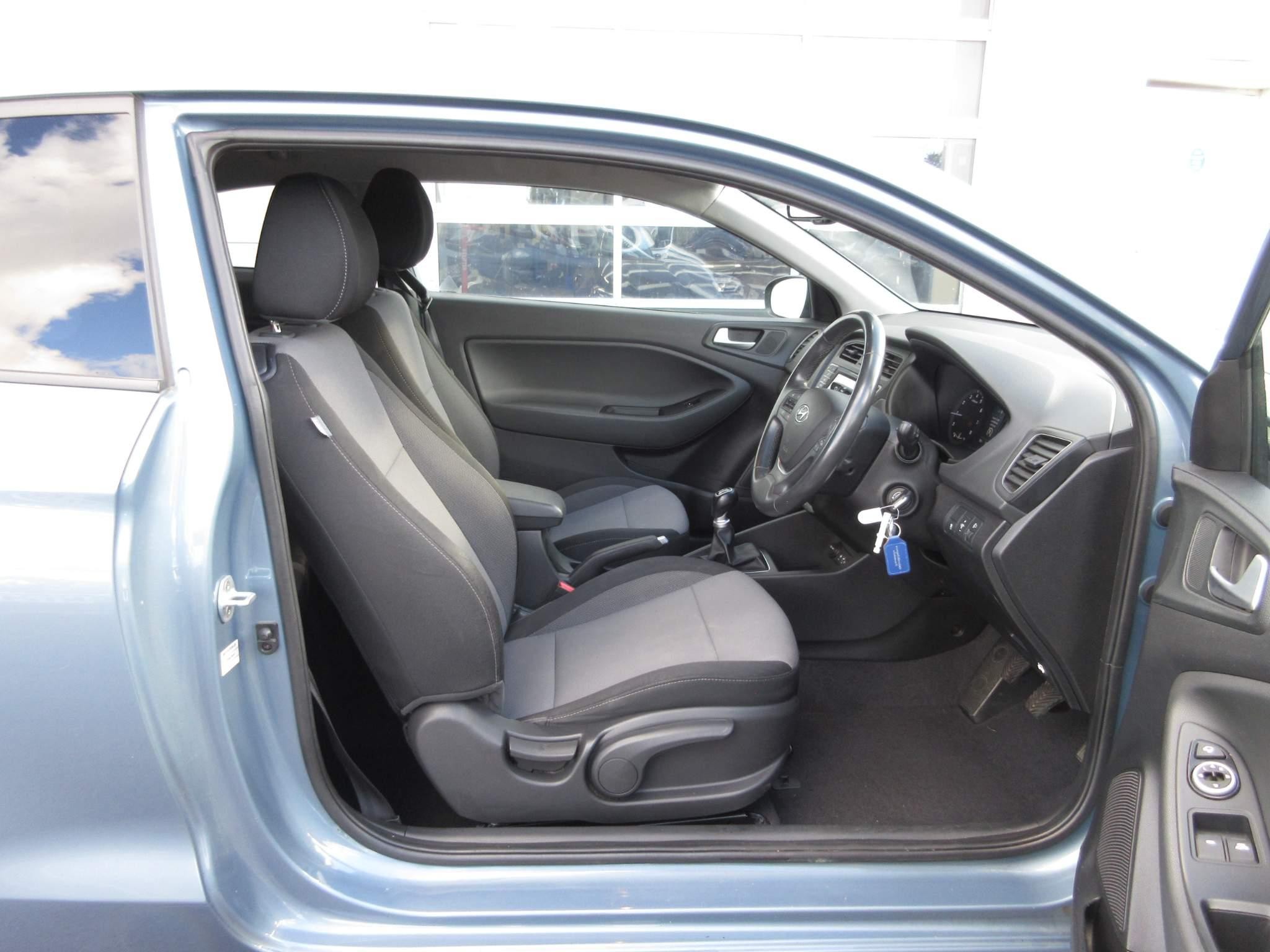 Hyundai i20 Image 11