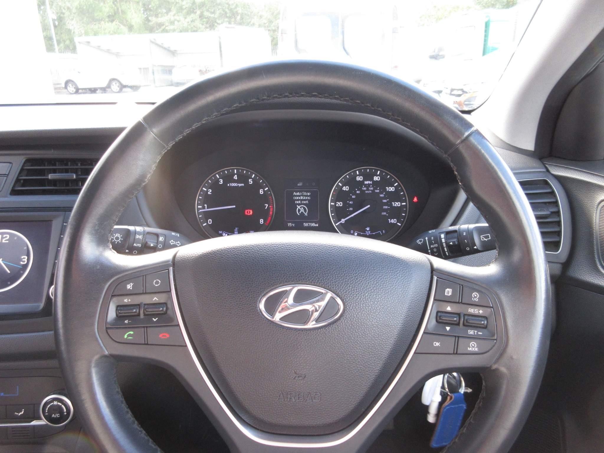 Hyundai i20 Image 16