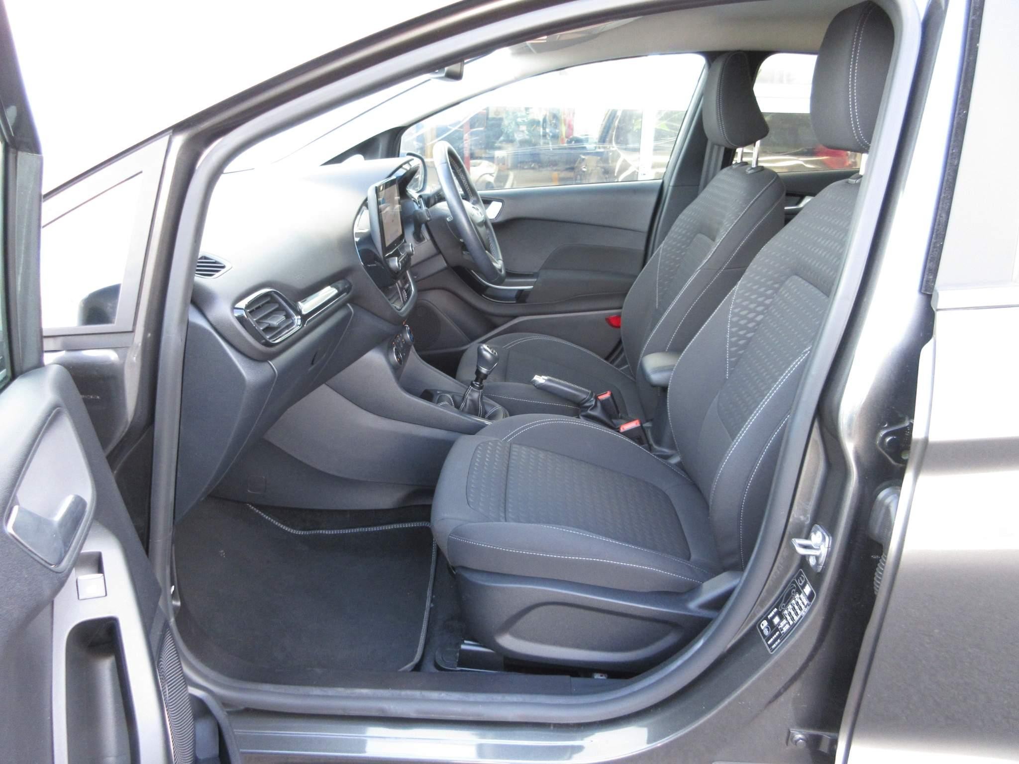 Ford Fiesta Image 16