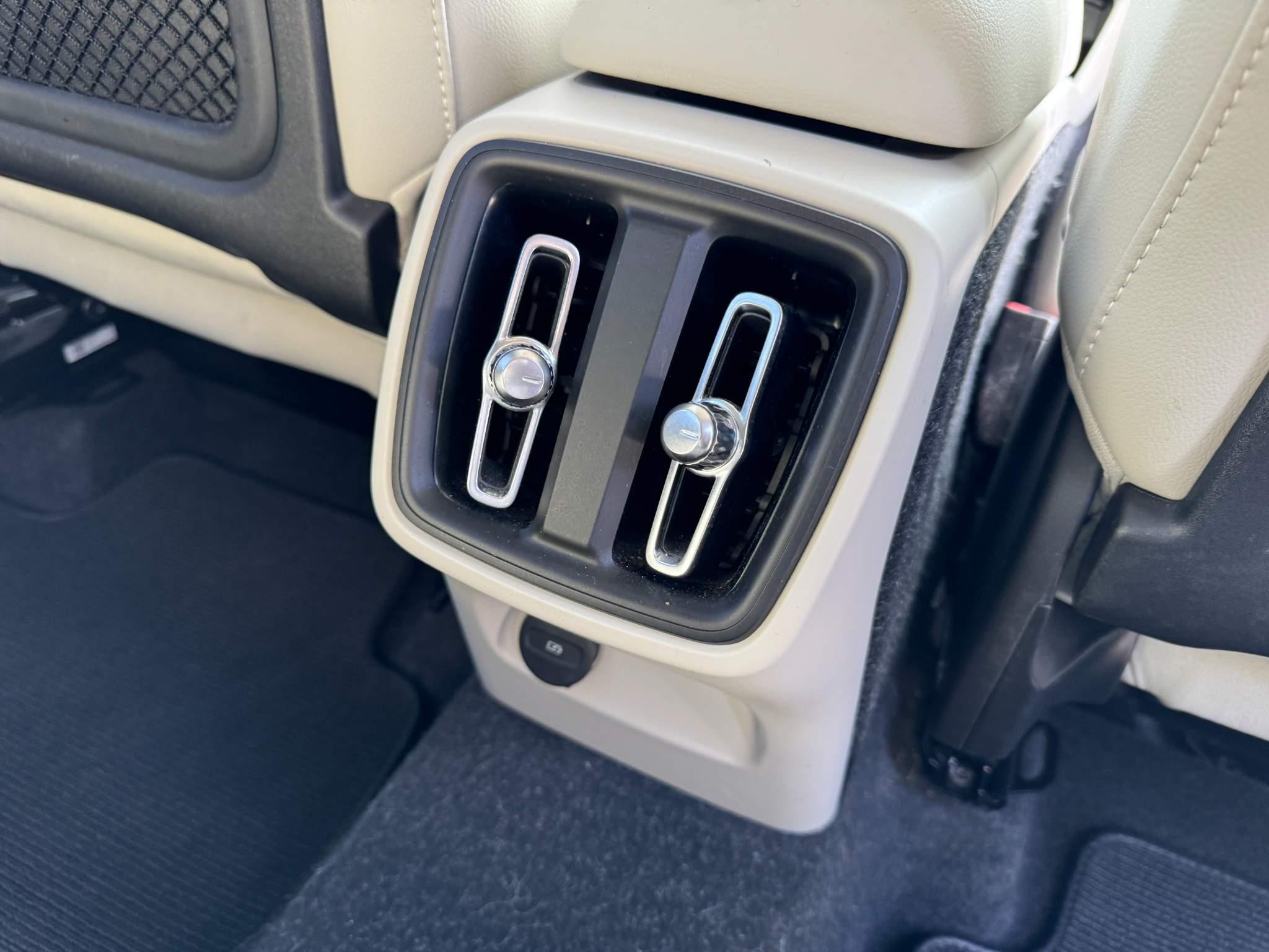 Volvo XC40 Image 29