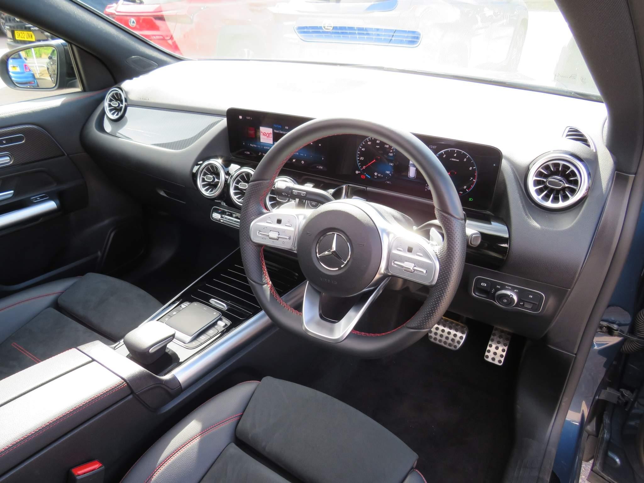 Mercedes-Benz GLA Image 13