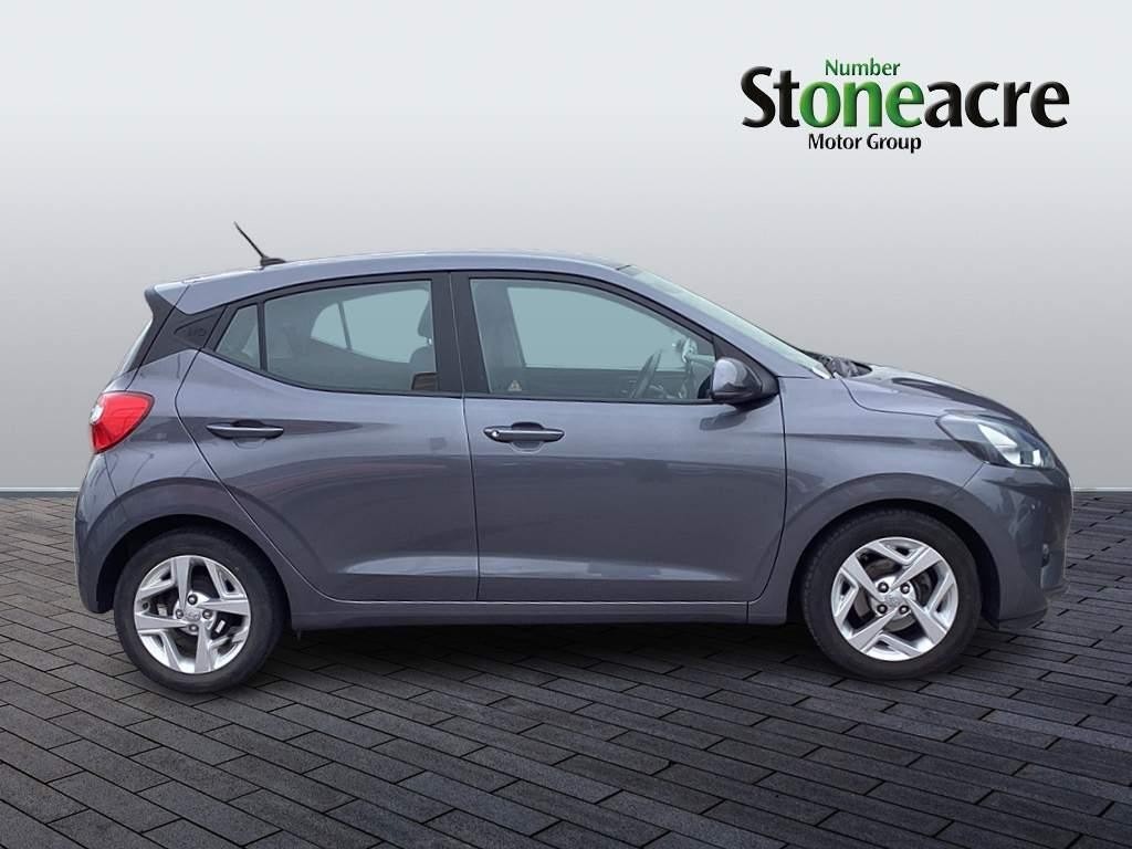 Hyundai i10 Image 2